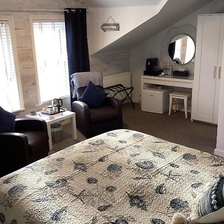 By The Seaside Bed and Breakfast Blackpool Buitenkant foto