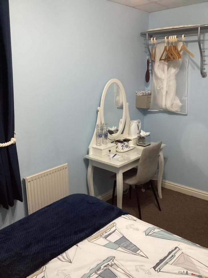 By The Seaside Bed and Breakfast Blackpool Buitenkant foto
